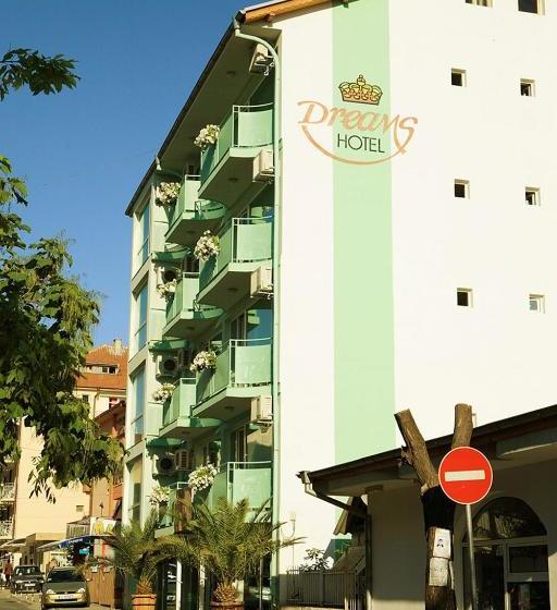 Отель Dreams Family