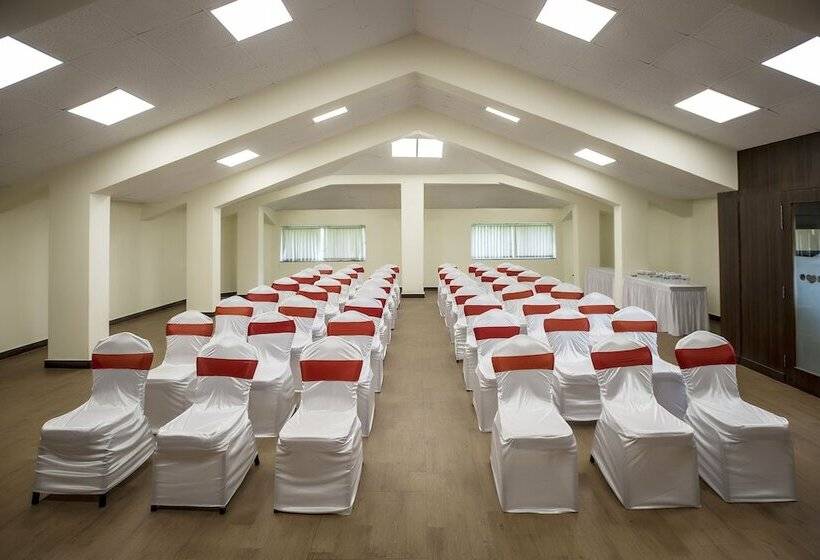 호텔 Adamo The Bellus Calangute