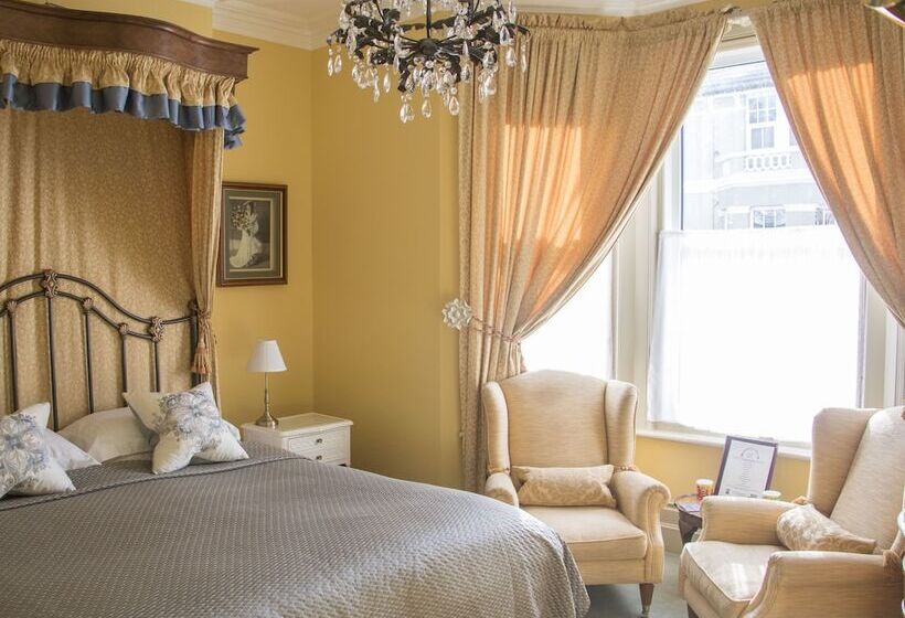 Отель Albert & Victoria Guest House