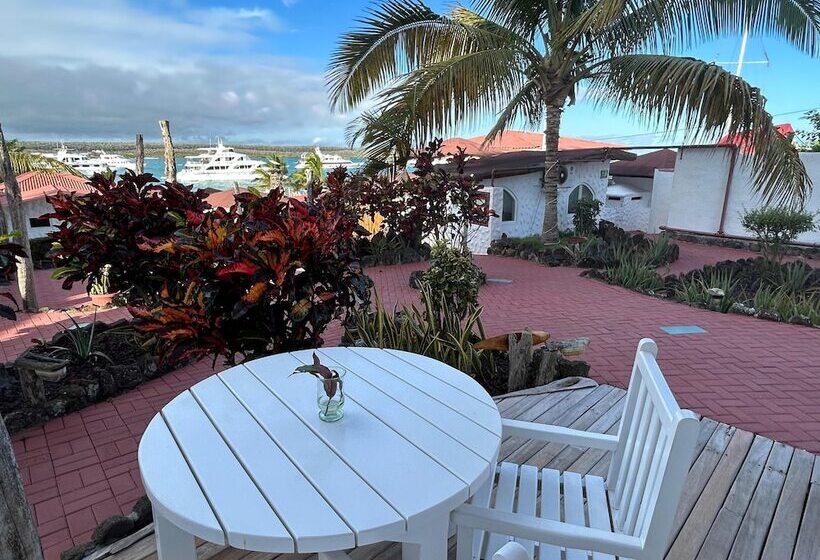 هتل Angermeyer Waterfront Inn