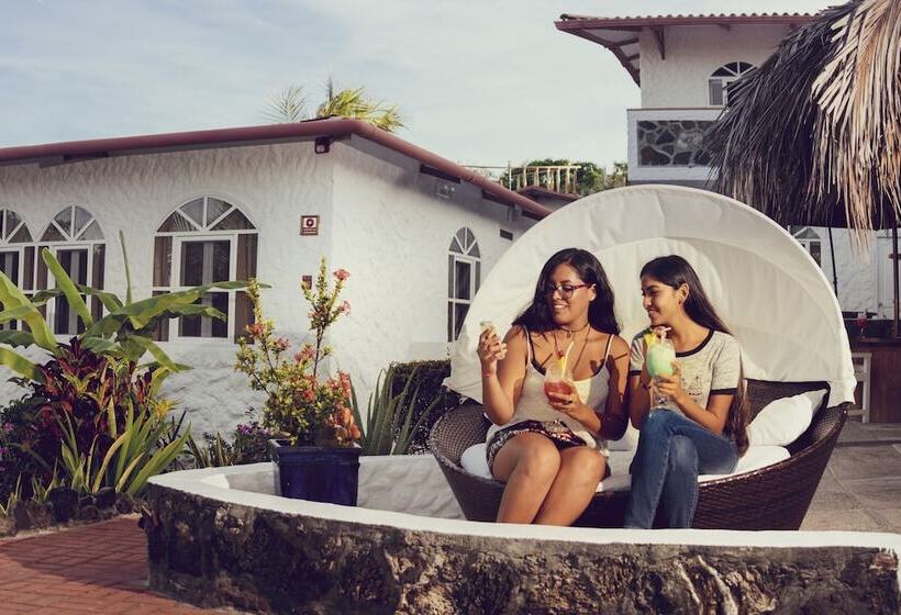 هتل Angermeyer Waterfront Inn