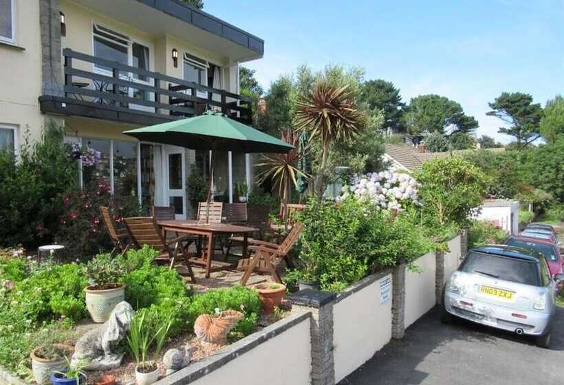 ホテル Avoncourt Lodge