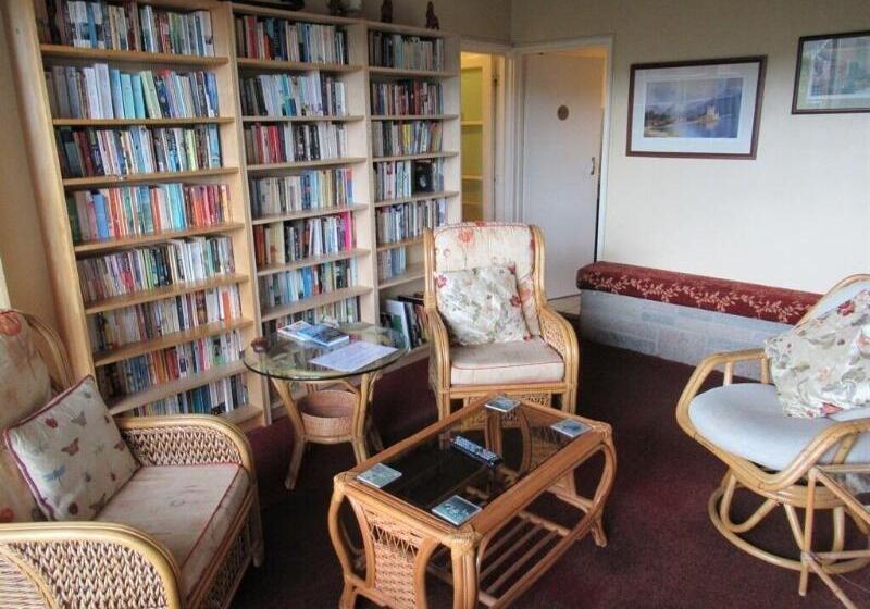 ホテル Avoncourt Lodge