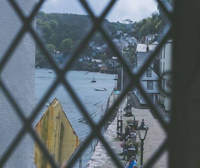 هتل Bayards Cove Inn