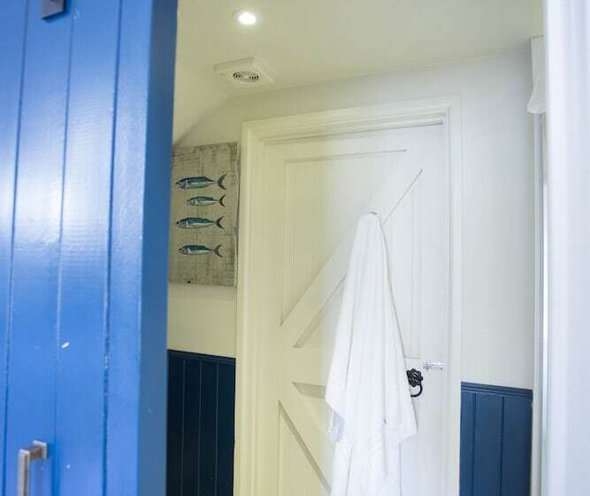 هتل Bayards Cove Inn