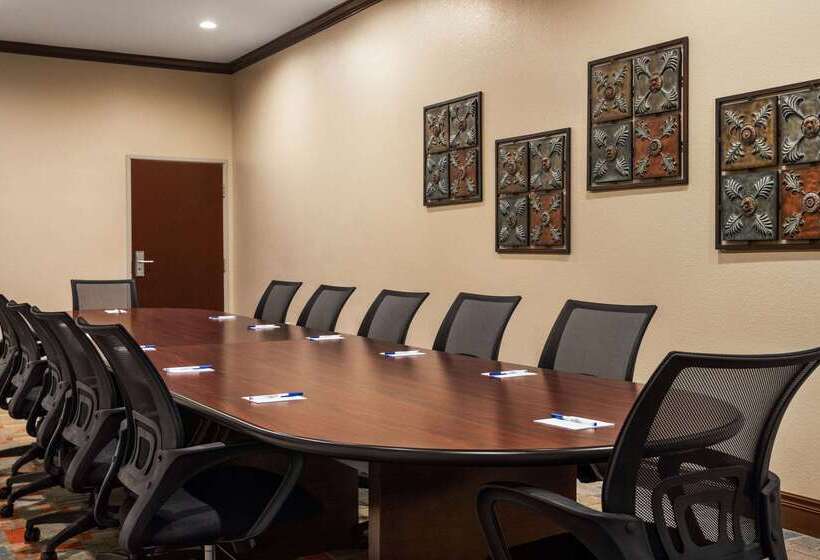 호텔 Baymont By Wyndham Wichita Falls