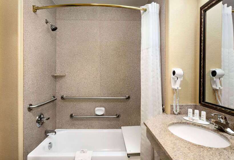 فندق Baymont By Wyndham Wichita Falls