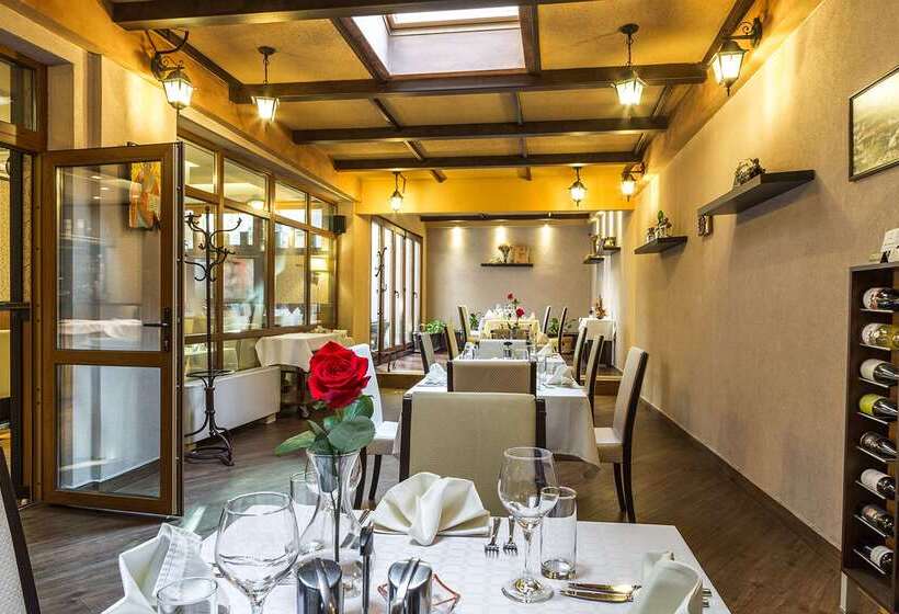 בית מלון כפרי Best Western Plus Bristol