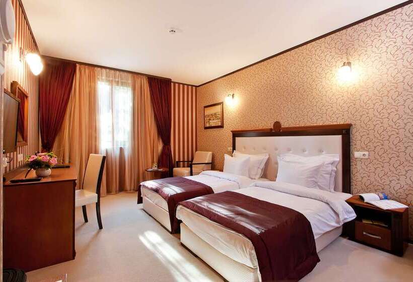 בית מלון כפרי Best Western Plus Bristol