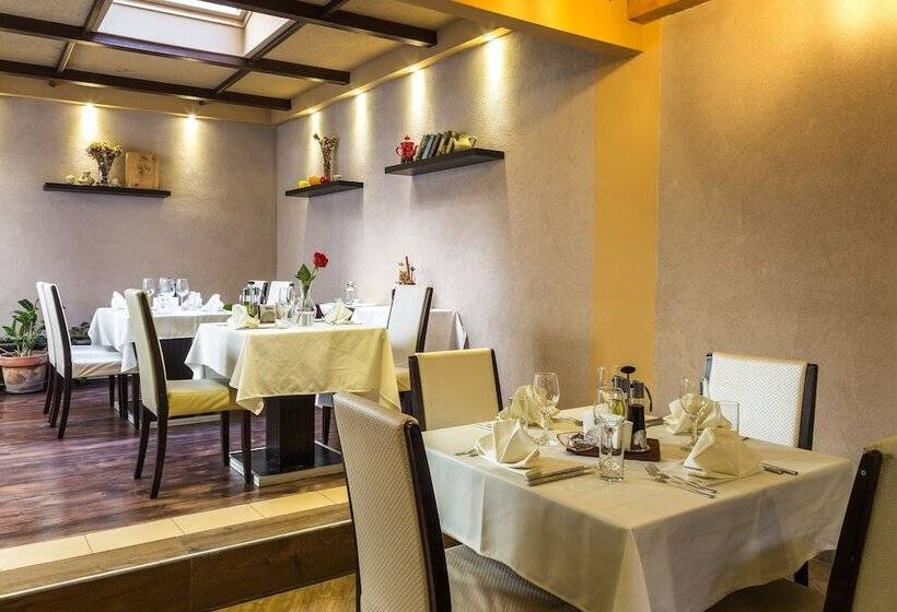 בית מלון כפרי Best Western Plus Bristol