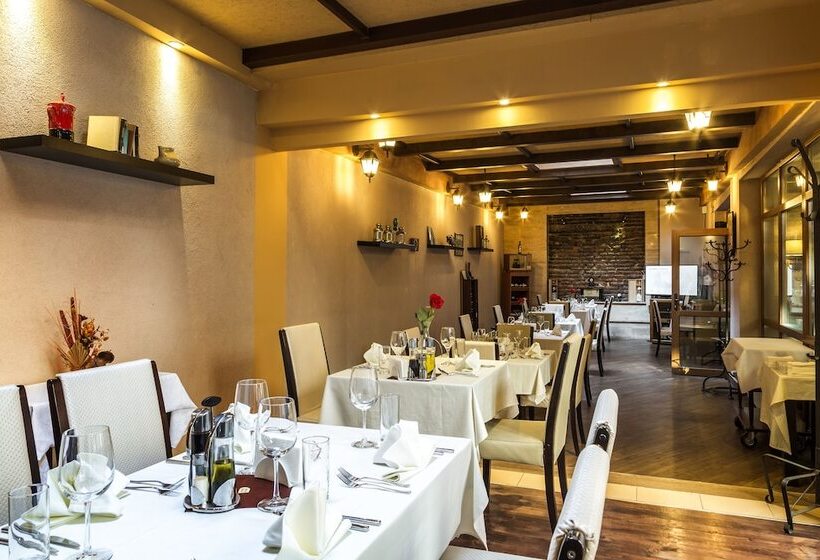 בית מלון כפרי Best Western Plus Bristol