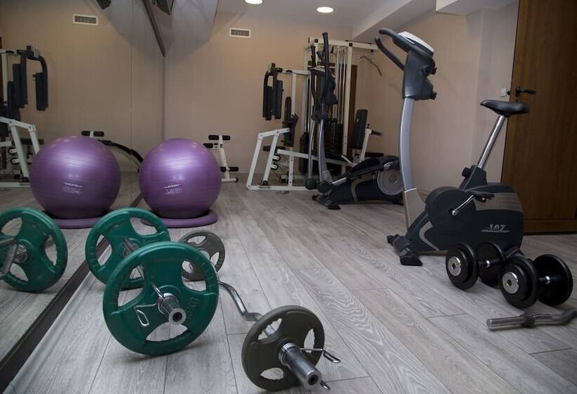 בית מלון כפרי Best Western Plus Bristol