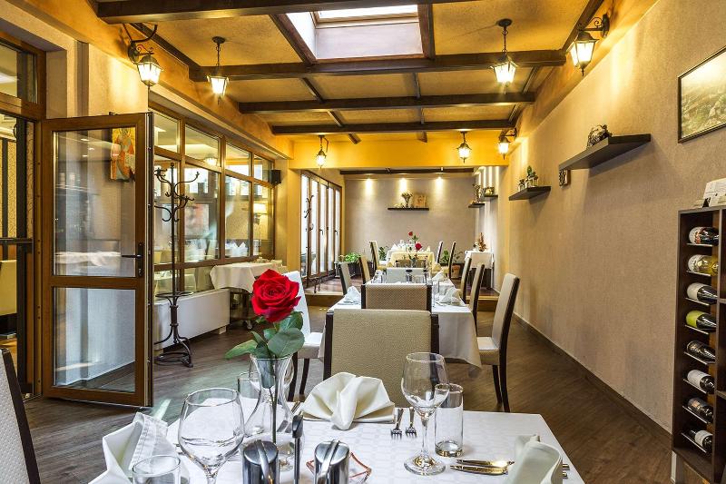 בית מלון כפרי Best Western Plus Bristol