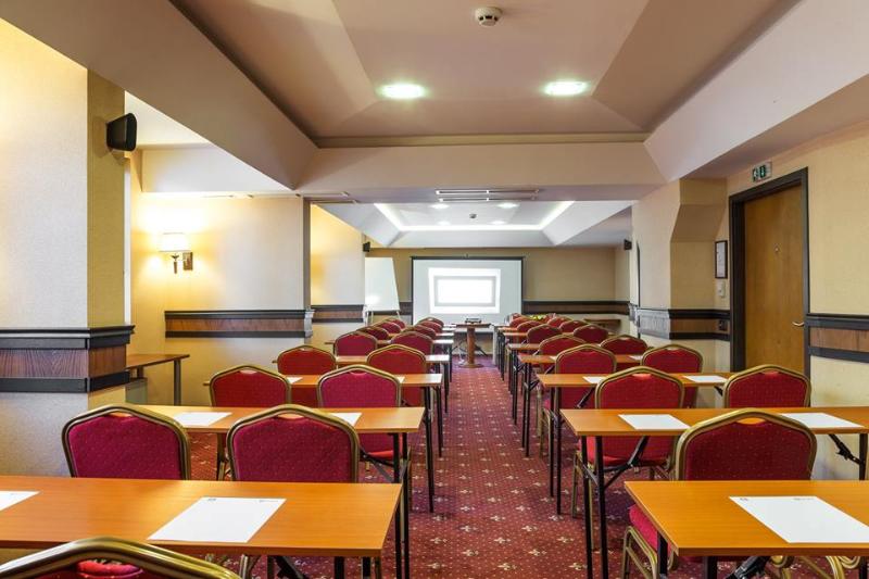 בית מלון כפרי Best Western Plus Bristol