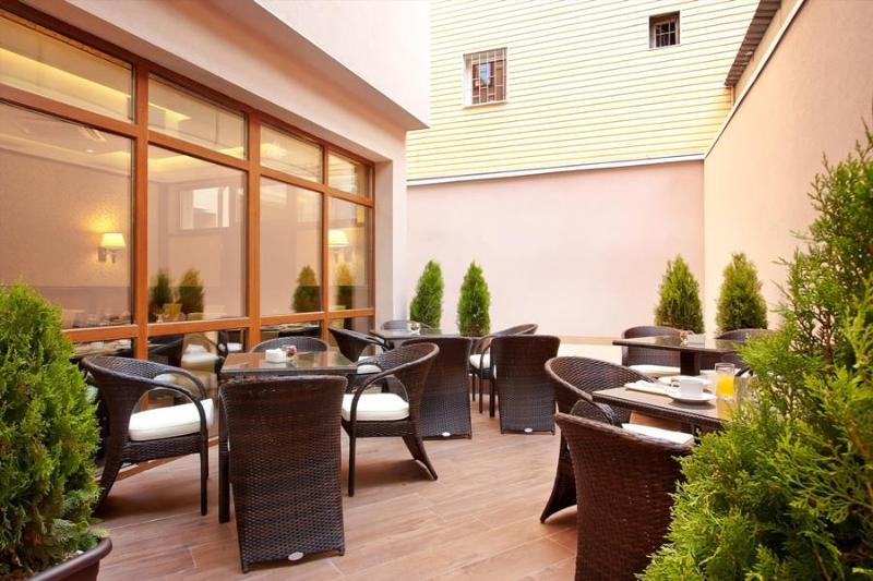 בית מלון כפרי Best Western Plus Bristol