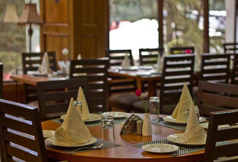 هتل Broadways Inn