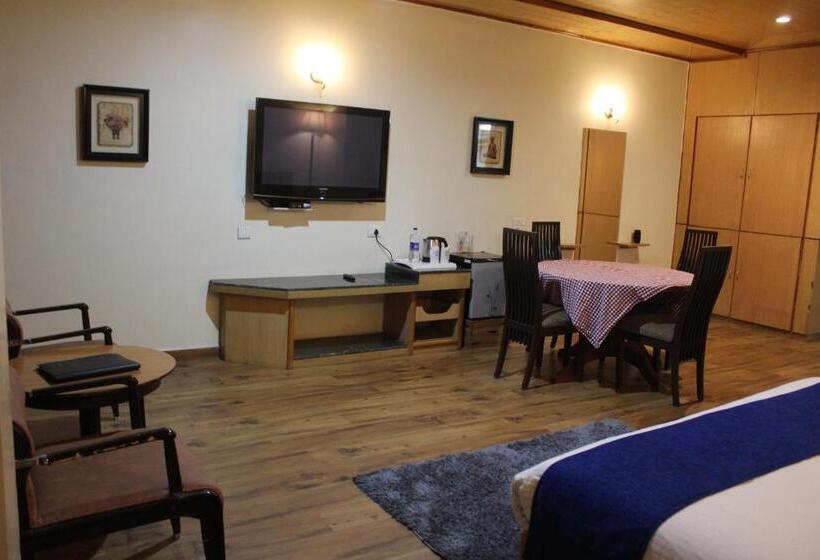 هتل Broadways Inn