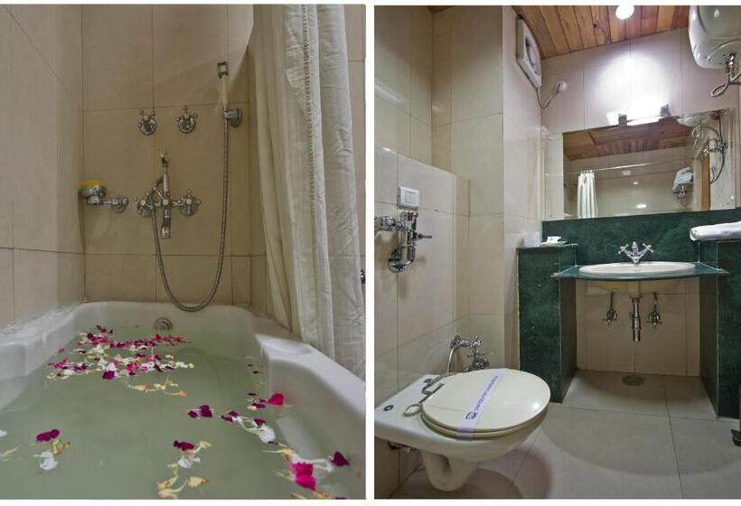 هتل Broadways Inn