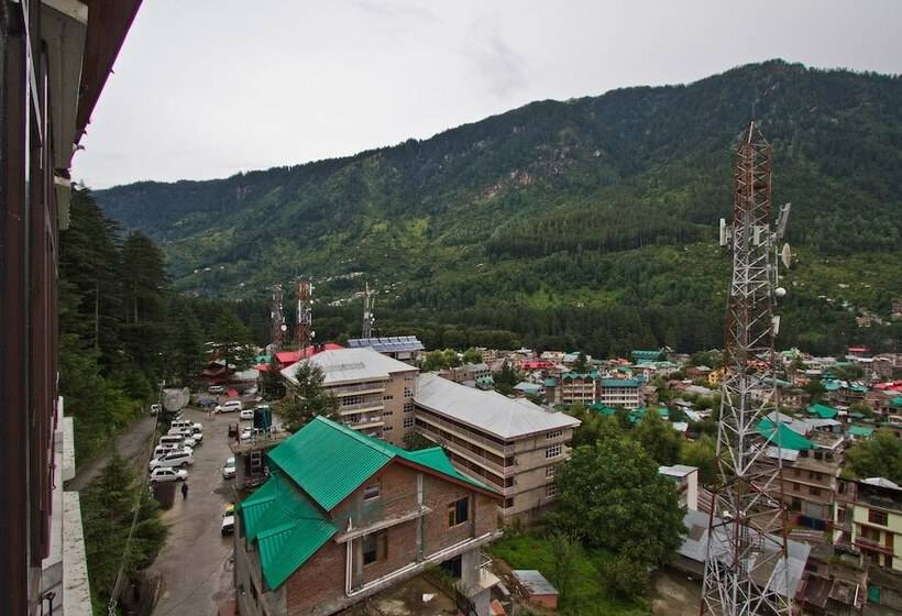 هتل Broadways Inn