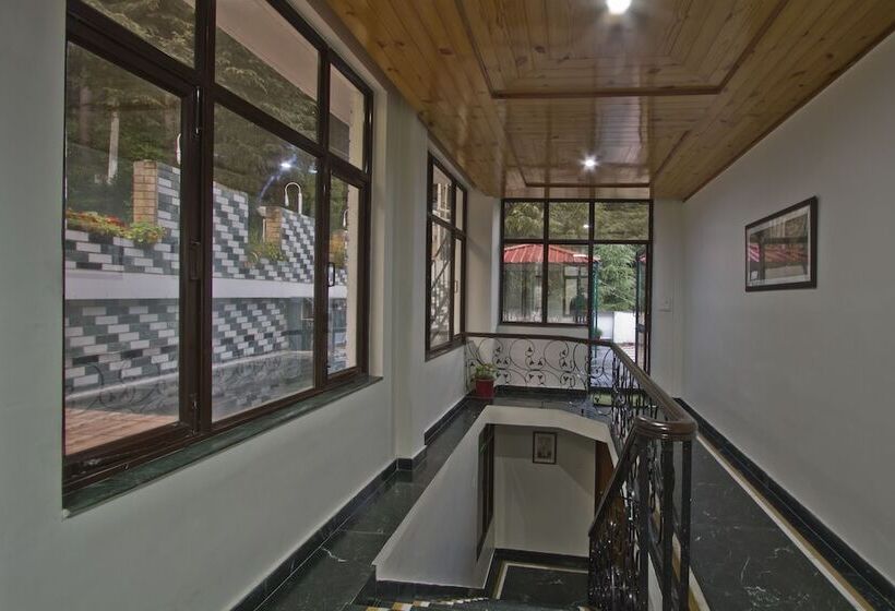 هتل Broadways Inn