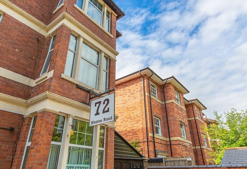 בית מלון כפרי City Centre Guest House