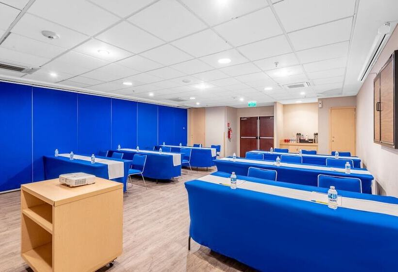 هتل City Express By Marriott Campeche