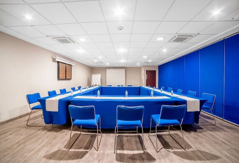 هتل City Express By Marriott Campeche