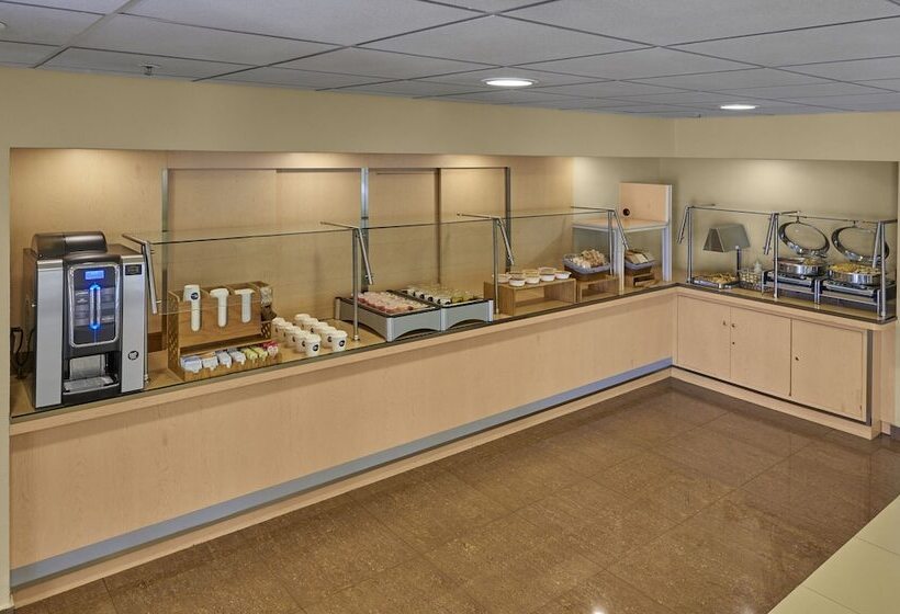 هتل City Express By Marriott Campeche