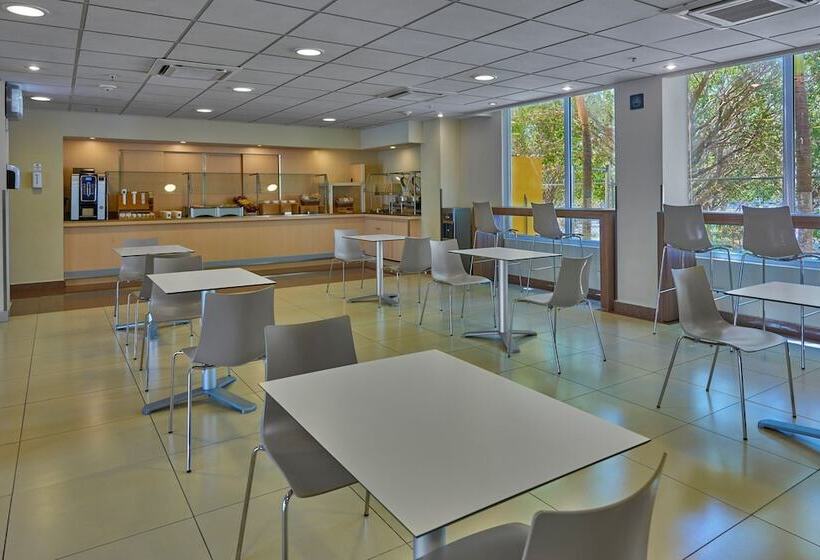 هتل City Express By Marriott Campeche