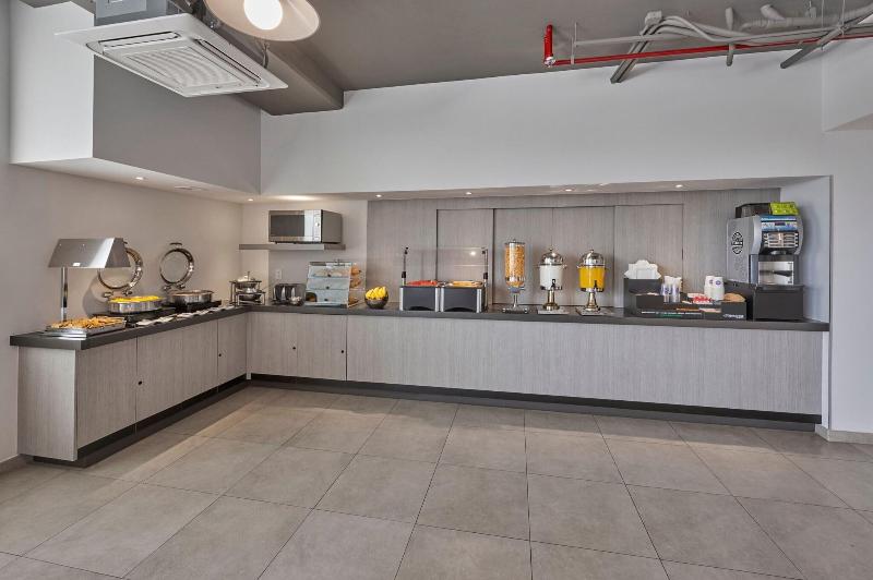 호텔 City Express Junior By Marriott Guadalajara Periferico Sur