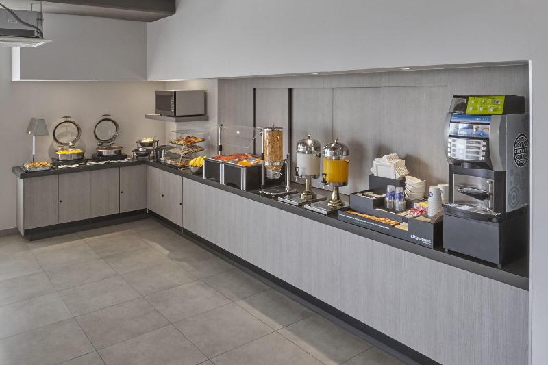 호텔 City Express Junior By Marriott Guadalajara Periferico Sur