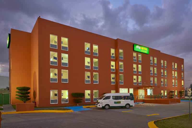호텔 City Express Junior By Marriott Guadalajara Periferico Sur