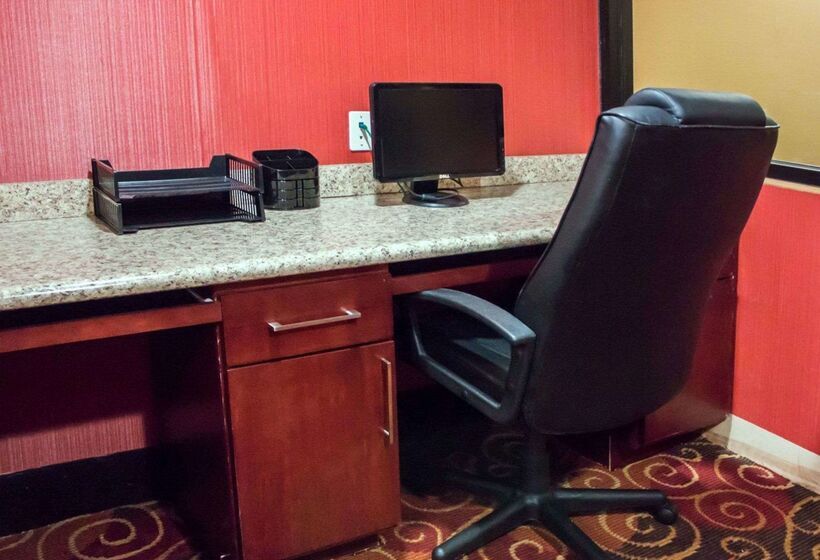 בית מלון כפרי Comfort Inn & Suites Trussville I59 Exit 141