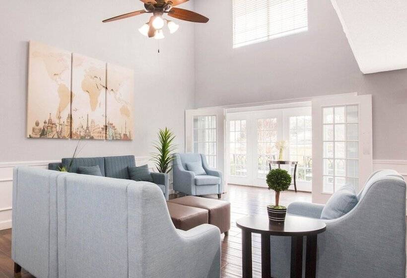 בית מלון כפרי Comfort Inn & Suites Trussville I59 Exit 141