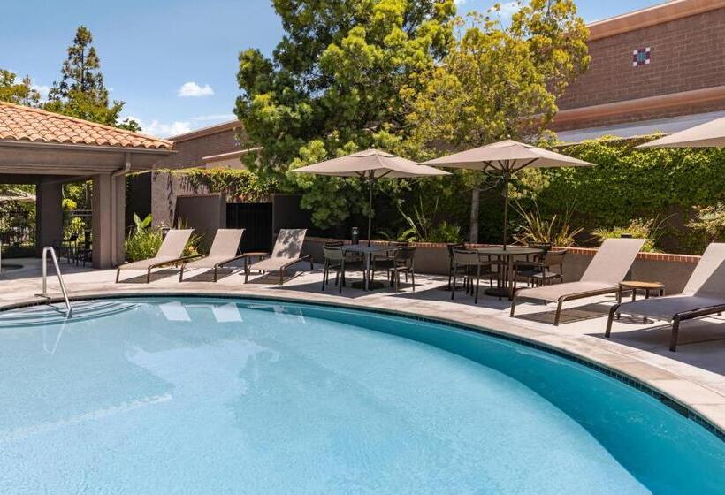 בית מלון כפרי Courtyard Ventura Simi Valley