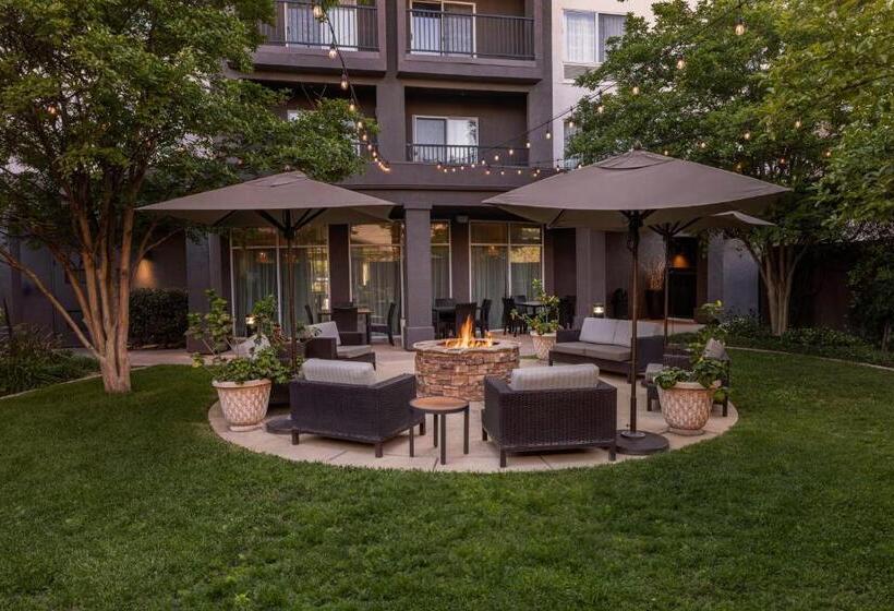 בית מלון כפרי Courtyard Ventura Simi Valley