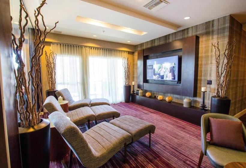 בית מלון כפרי Courtyard Ventura Simi Valley