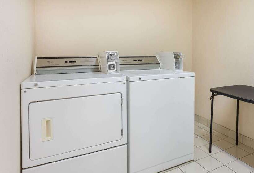 فندق Days Inn & Suites By Wyndham Eunice