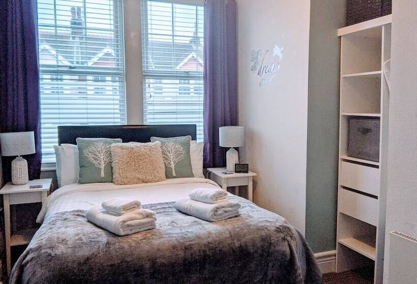 ホテル Ebor Lodge