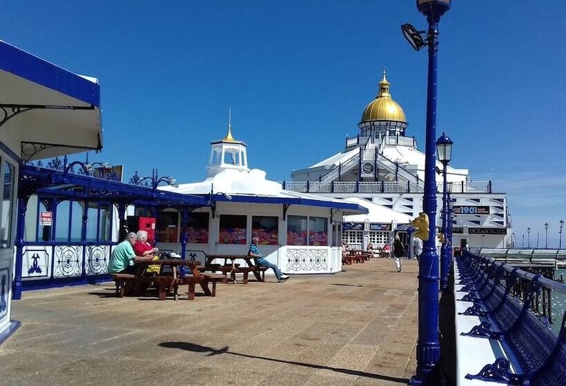 ホテル Ebor Lodge