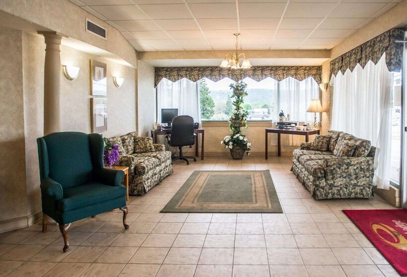 ホテル Econo Lodge Inn & Suites Shamokin Dam   Selinsgrove