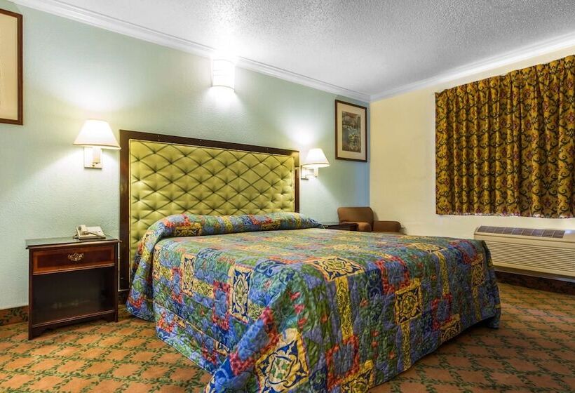 Отель Econo Lodge