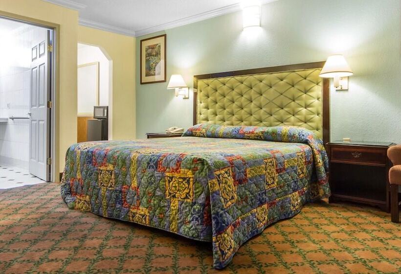 Отель Econo Lodge