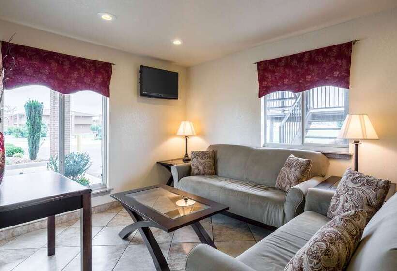 فندق Econo Lodge Inn & Suites Searcy