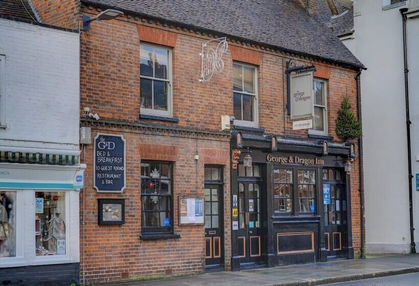 בית מלון כפרי George & Dragon Inn