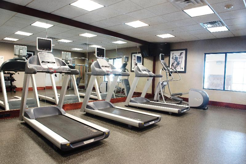 Отель Holiday Inn Express And Suites Urbandale Des Moines, An Ihg