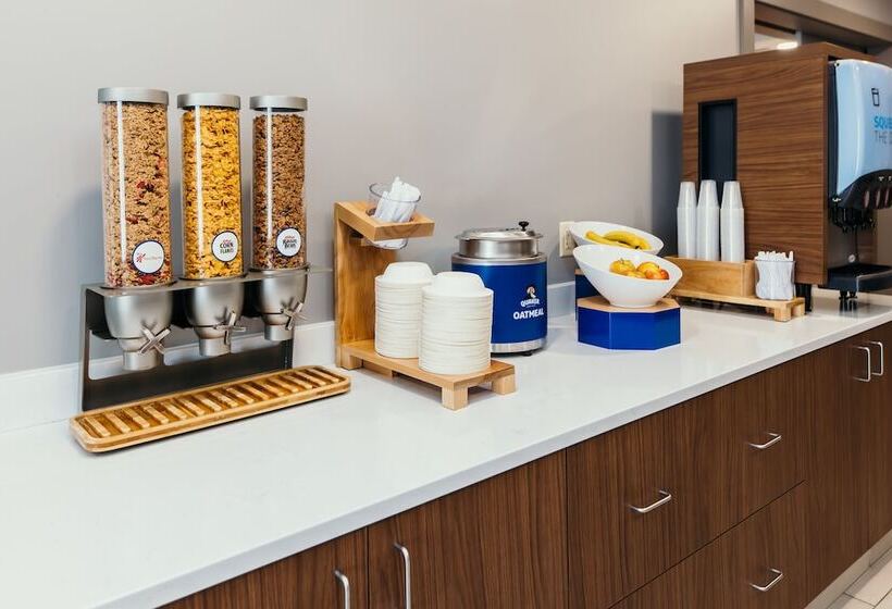 فندق Holiday Inn Express And Suites Urbandale Des Moines, An Ihg