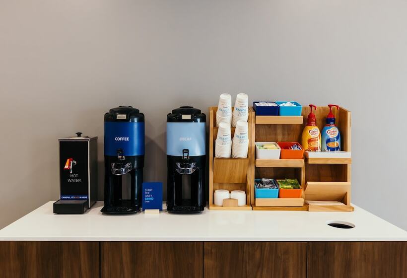 فندق Holiday Inn Express And Suites Urbandale Des Moines, An Ihg