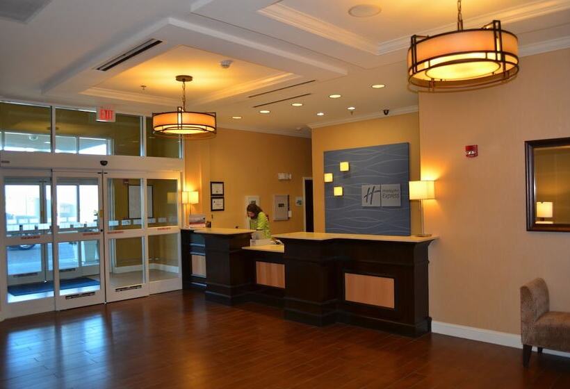 Отель Holiday Inn Express & Suites   Smithfield/selma, An Ihg