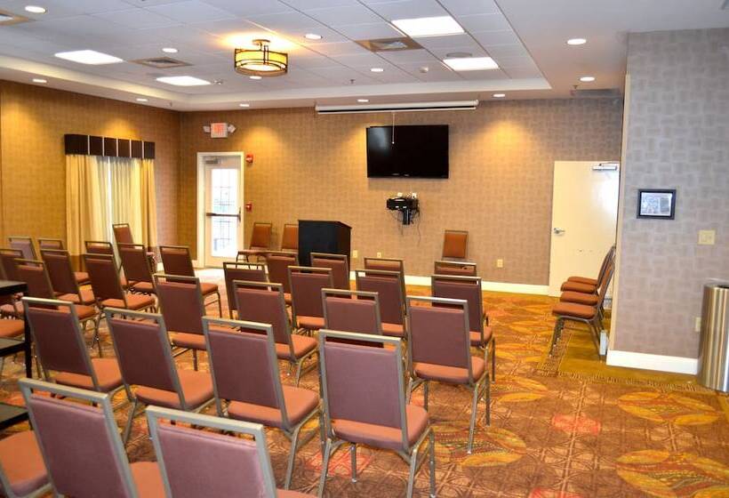 Отель Holiday Inn Express & Suites   Smithfield/selma, An Ihg